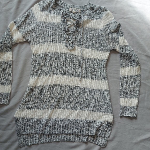 Pink Rose Knit Gray White Lace Up Neck Sweater, Medium - Picture 3 of 9